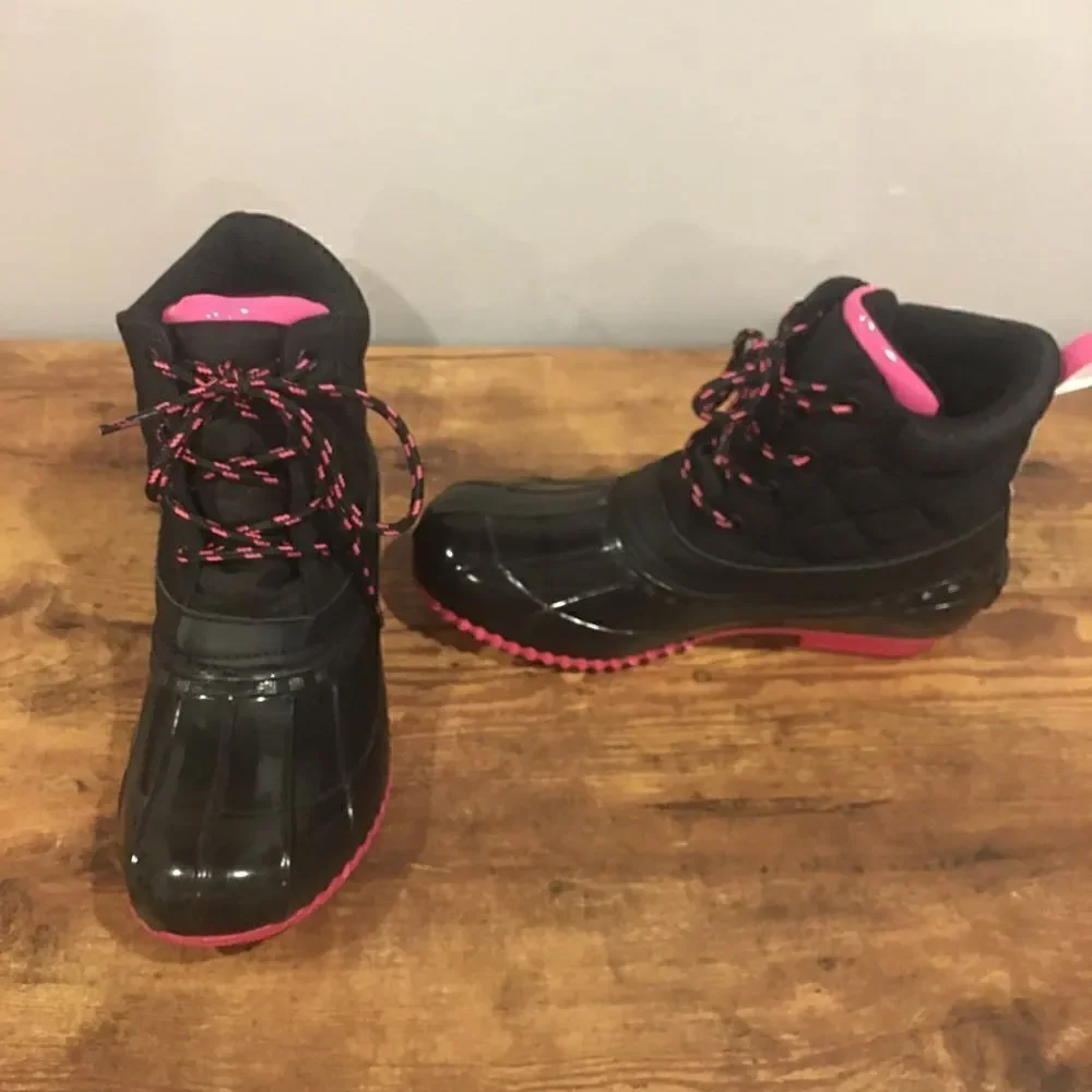 Sugar size 6 waterproof rain duck boots pink black